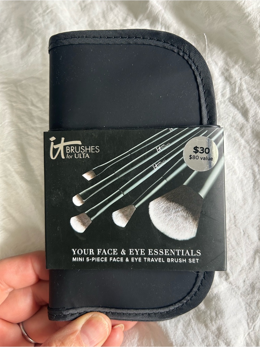 NWT-IT for Ulta Beauty Mini Face & Eye Brush Set. Contains 5 Brushes. Brand New